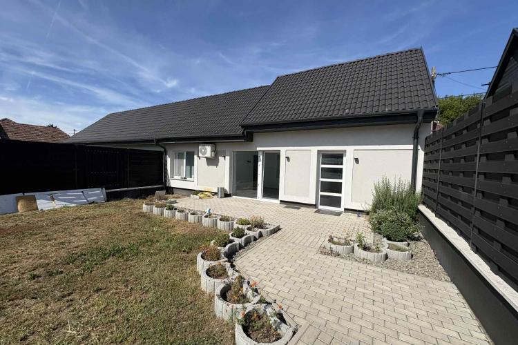 Tokodi felújított lakóház