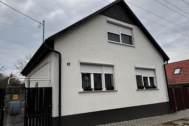 Dunakanyar legszebb részén, Dömös településen, eladó teljeskörűen felújított családi ház