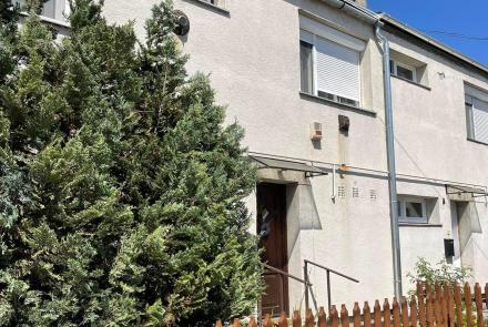 Eladó azonnal költözhető sorház, kiváló elhelyezkedéssel!